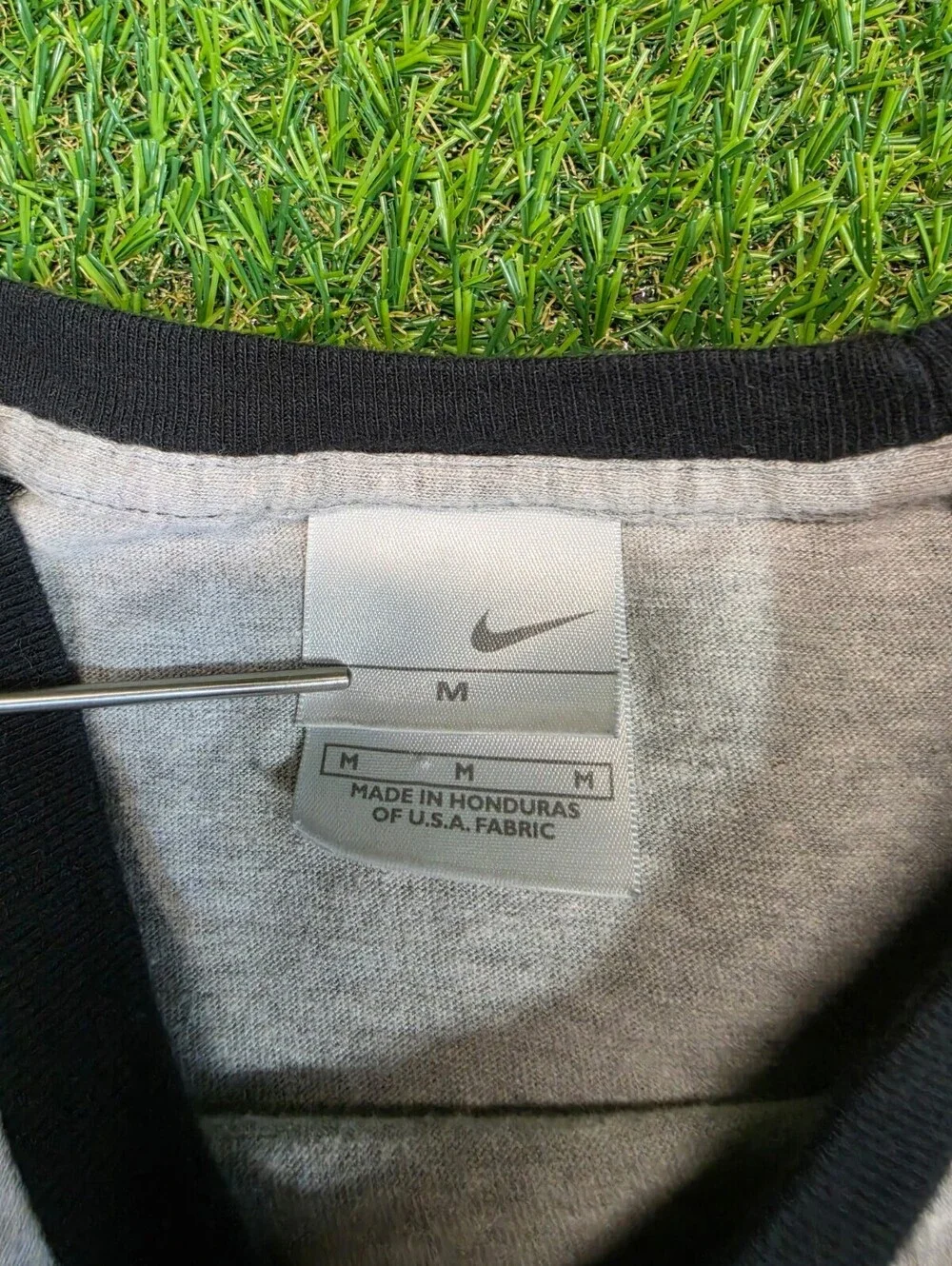 Nike Men's Medium Gray and Black Raglan Sleeve Shirt with 'D